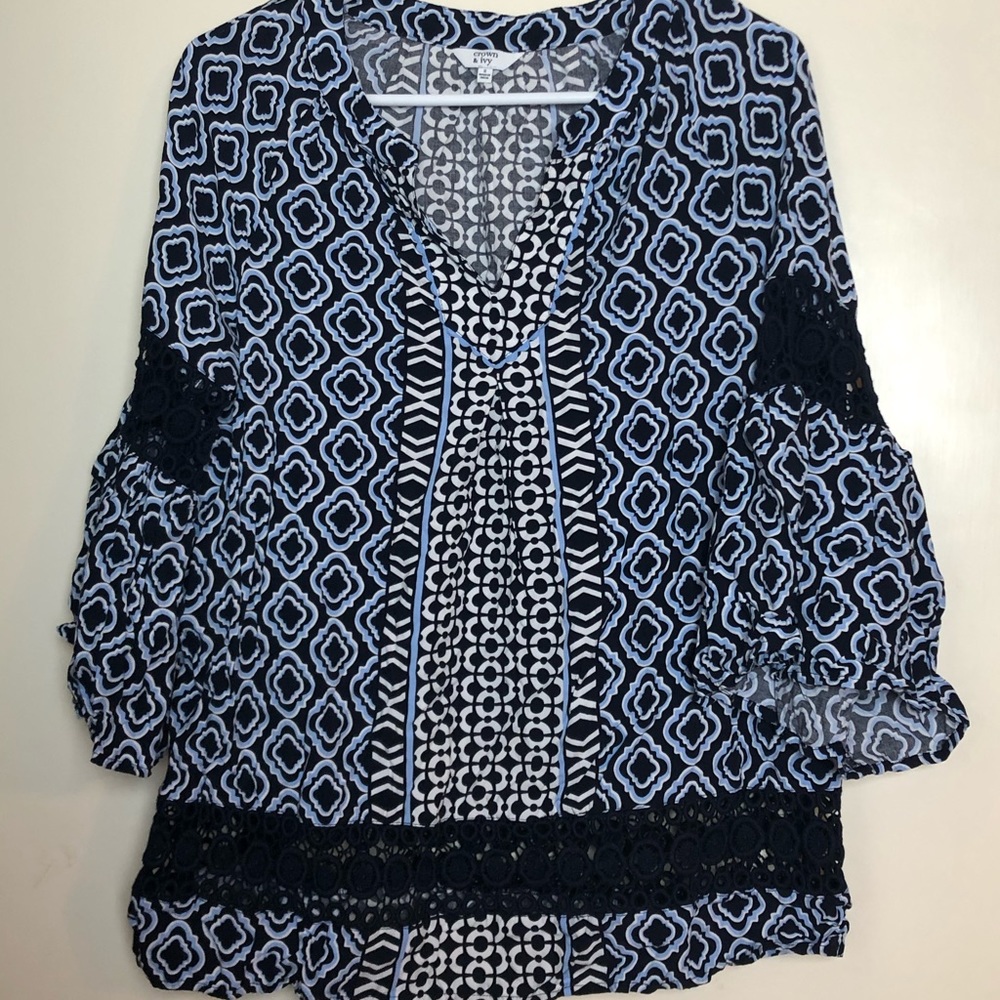 Crown & Ivy top